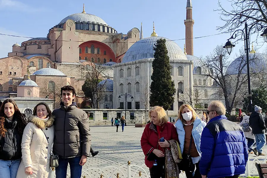 Tour group in Sultanahmet