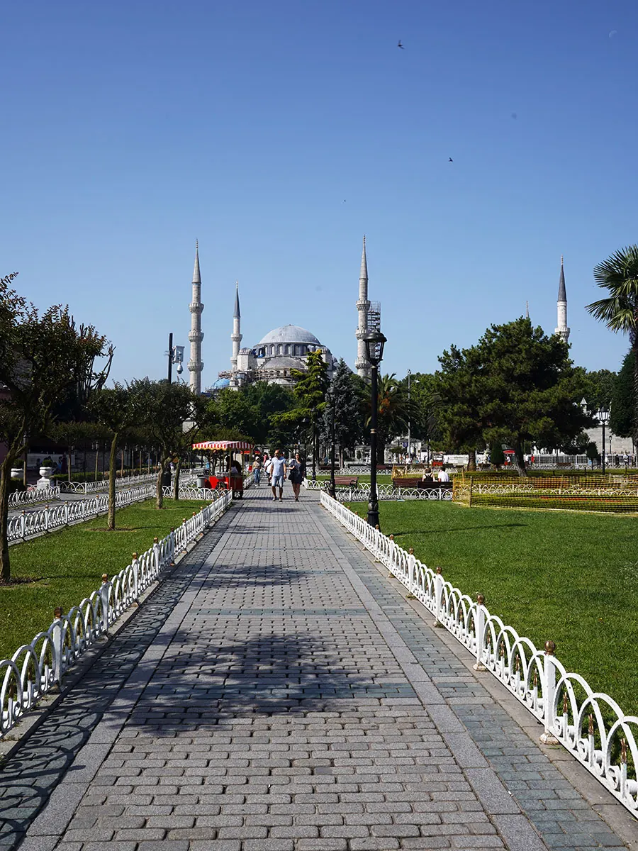 Path through the gardens towards the Blue Mosque