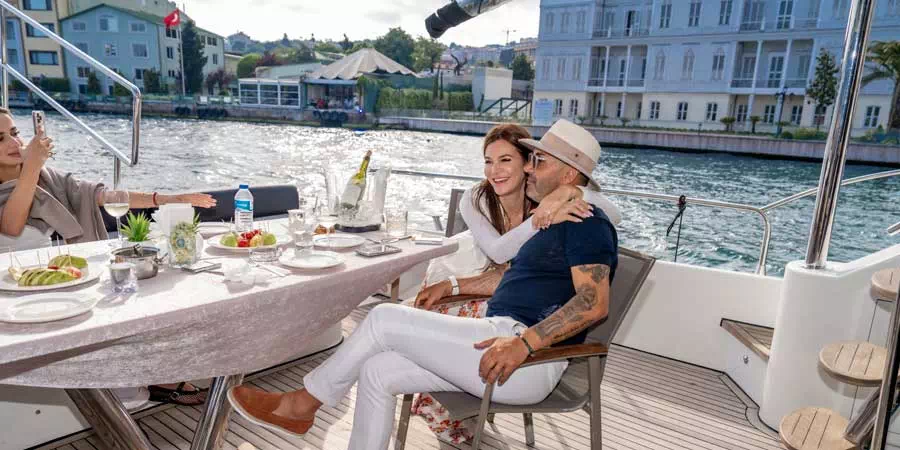 Bosphorus Breakfast Cruise – Morning Istanbul Yacht Tour