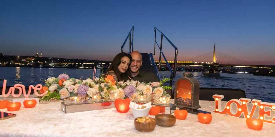 Bosphorus Sightseeing Cruise – Best Istanbul Yacht Tour