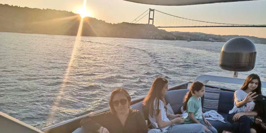 Bosphorus Sunset Tour – Best Istanbul Evening Cruise
