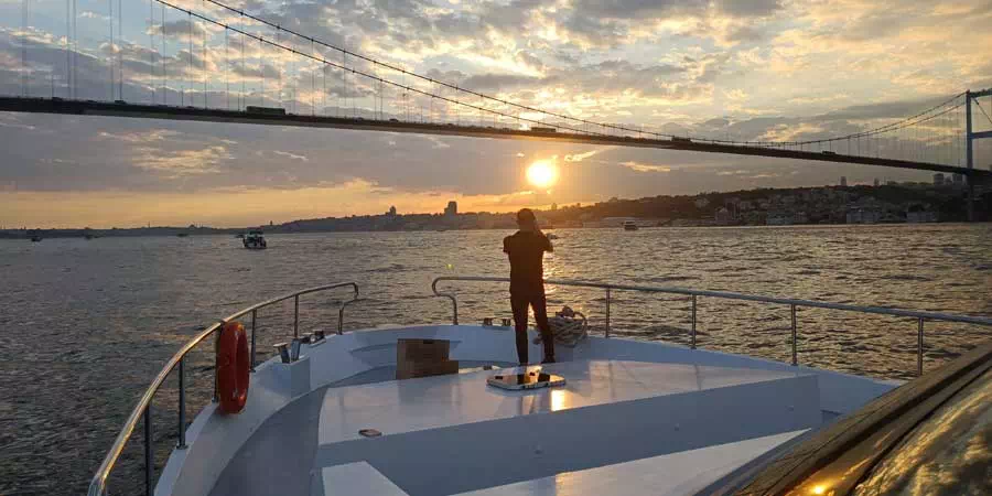 Bosphorus Sunset Tour – Best Istanbul Evening Cruise