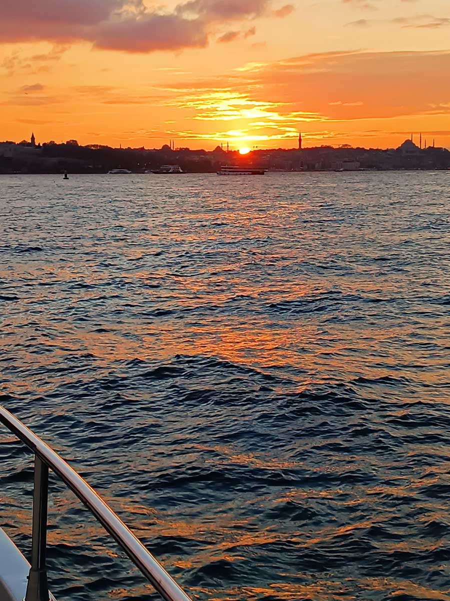 Istanbul Bosphorus Sunset Yacht Cruise