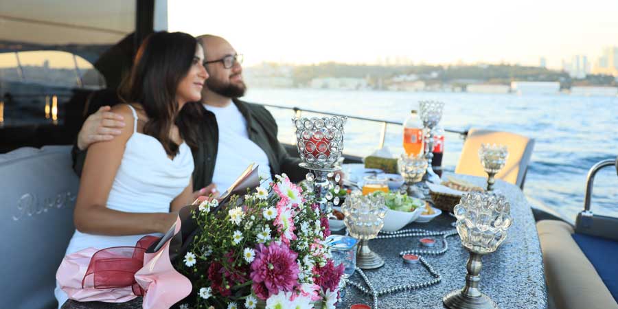 Istanbul Bosphorus Lunch Cruise – Scenic Istanbul Yacht Tour