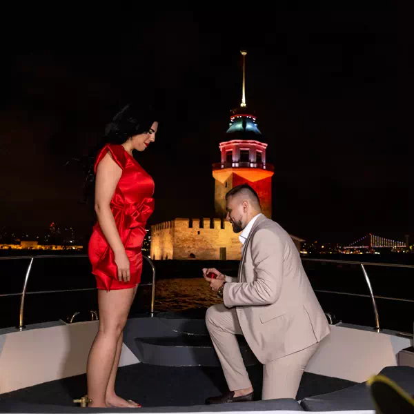 Romantic Marriage Proposal on Bosphorus