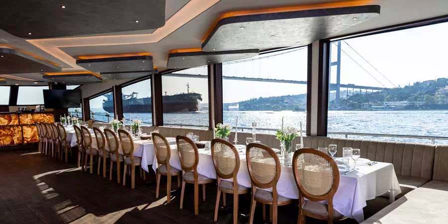 Bosphorus Client Entertainment & Networking on a Yacht – Istanbul Luxury Cruise