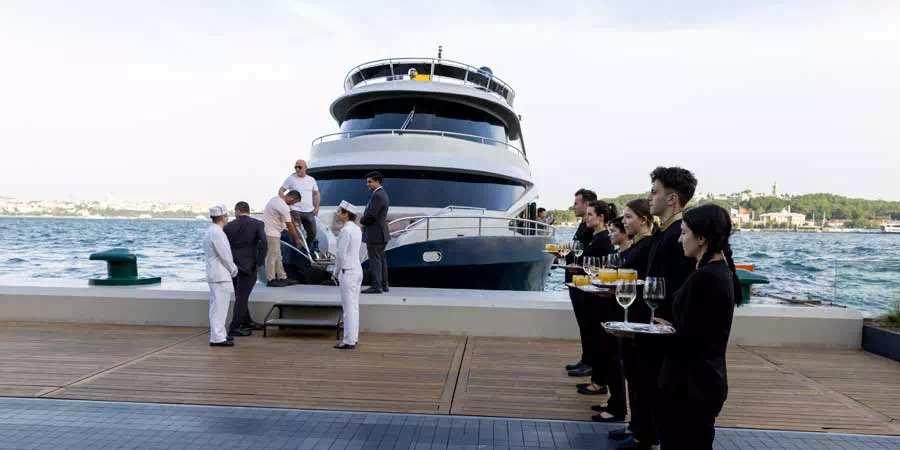 Bosphorus Client Entertainment & Networking on a Yacht – Istanbul Luxury Cruise