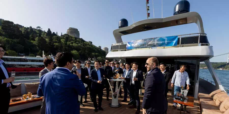 Bosphorus Client Entertainment & Networking on a Yacht – Istanbul Luxury Cruise