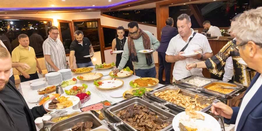 Bosphorus Client Entertainment & Networking on a Yacht – Istanbul Luxury Cruise