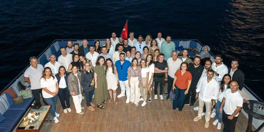 Bosphorus Client Entertainment & Networking on a Yacht – Istanbul Luxury Cruise