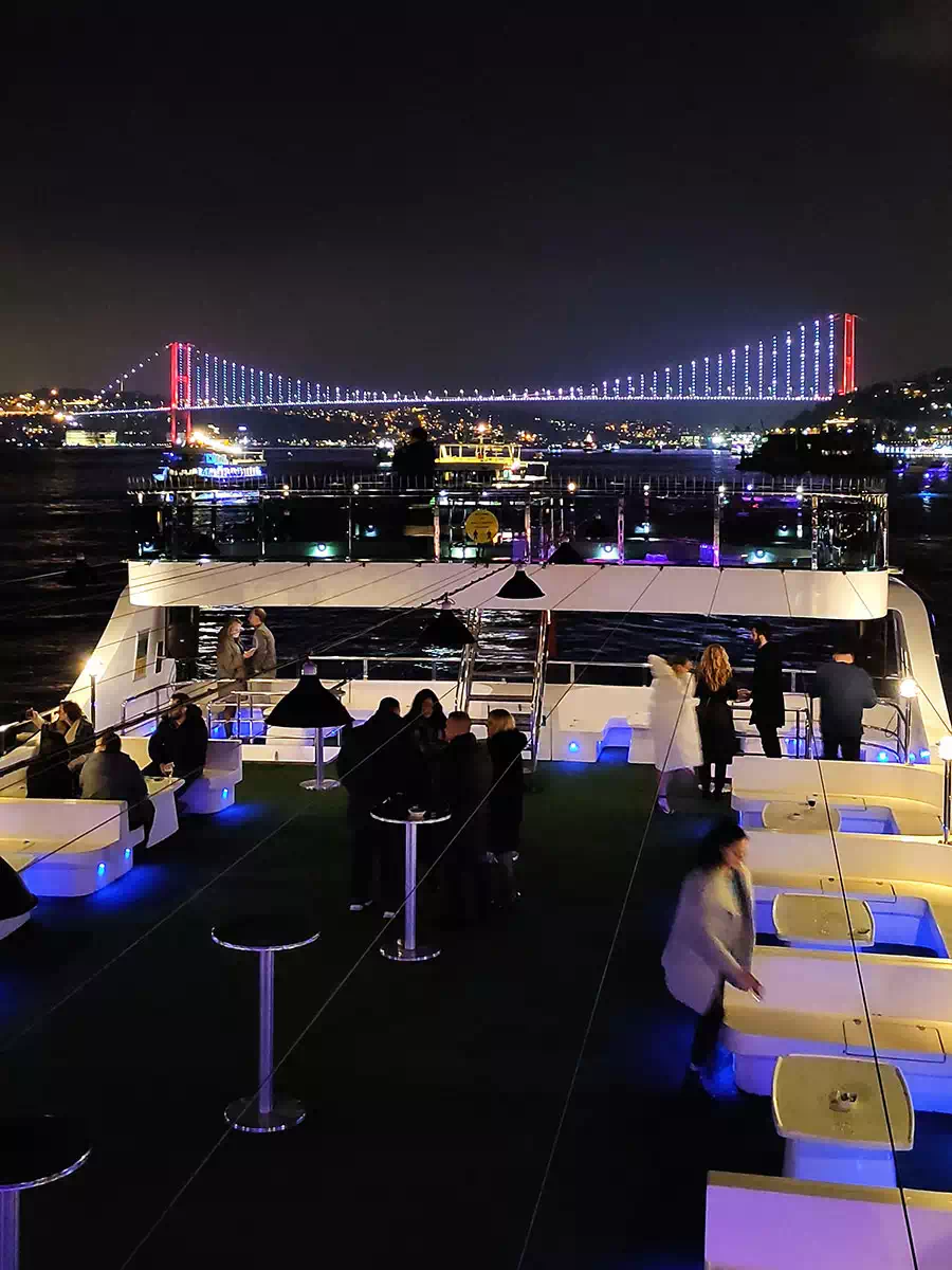 Istanbul best new year's eve boat party