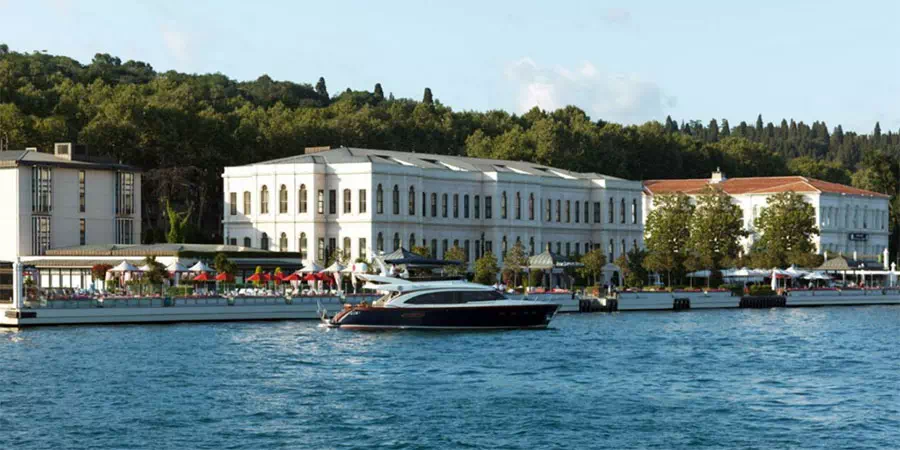 Istanbul Bosphorus Dinner Cruise with Private Yacht