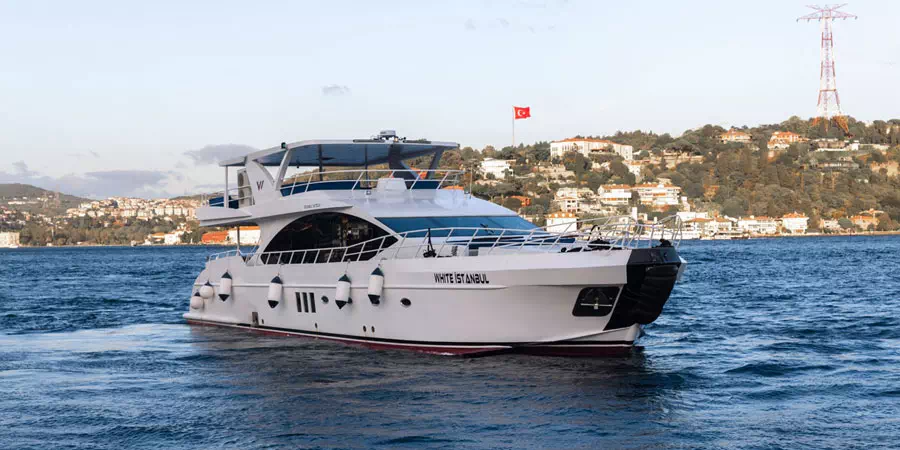 VIP Yacht Cruise Istanbul – Luxury Private Bosphorus Experience