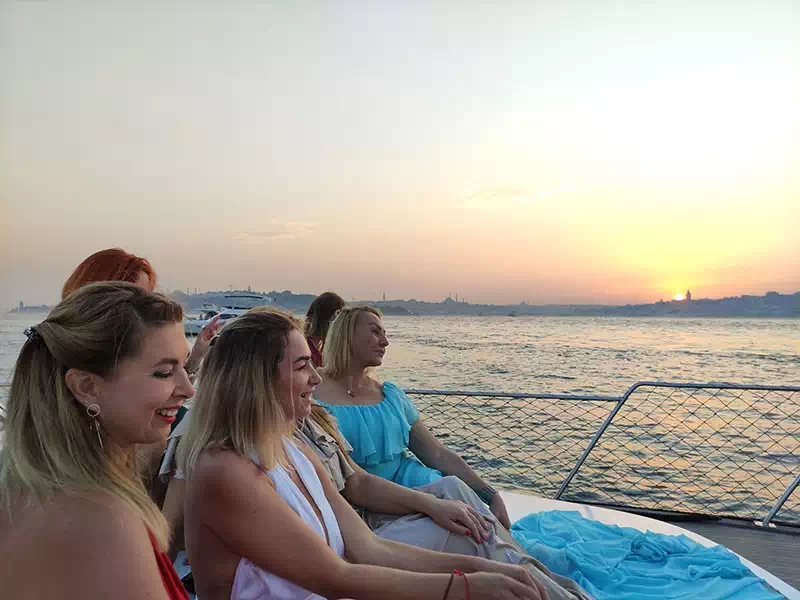 istanbul Bosphorus Sunset Yacht Cruise