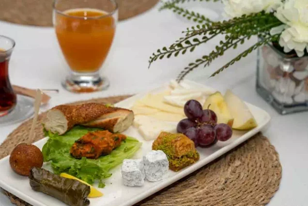 Bosphorus Breakfast Cruise – Morning istanbul Yacht Tour