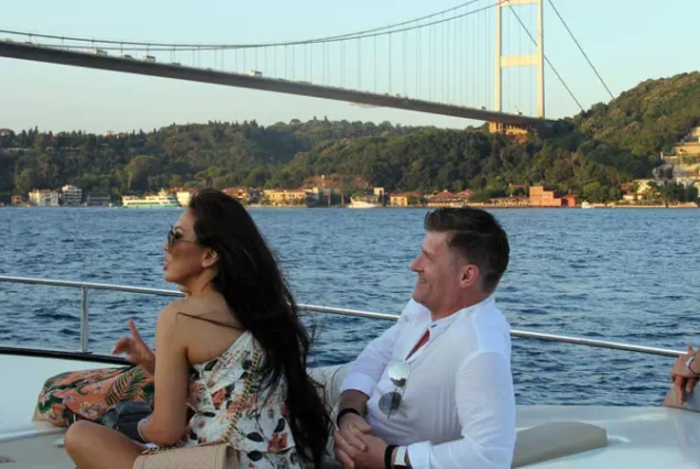 Dolmabahce Palace Tour and Bosphorus Cruise