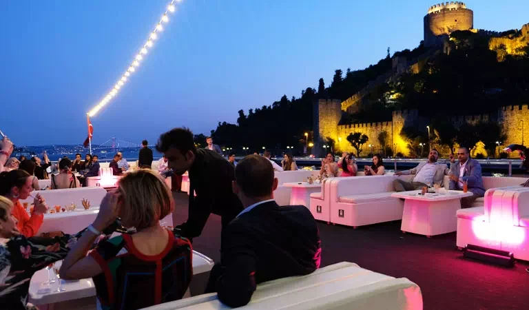 The best activity to do, Bosphorus Cruise