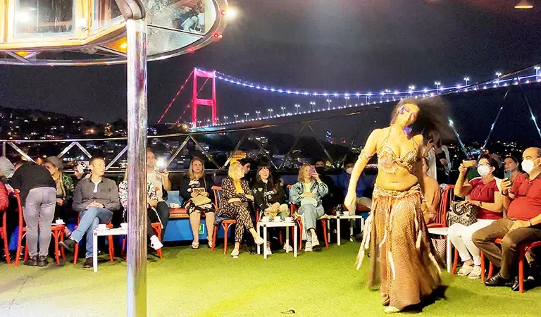 Guide to Dinner Cruises on Bosphorus in istanbul | Types, Prices & Tips
