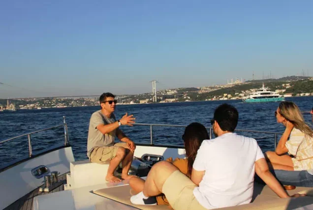 Private Guided Sultanahmet Tour and Bosphorus Sunset Yacht Cruise