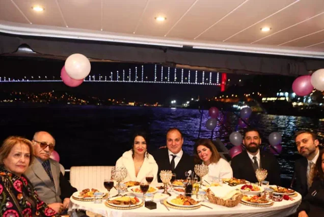istanbul Family Celebrations – Private Yacht Reunions & Milestone Events