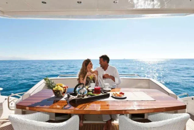 Bosphorus Lunch Cruise on the Yacht