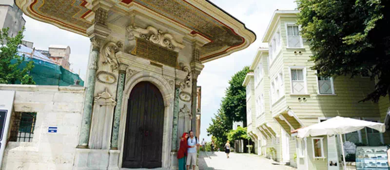 Stroll on Sogukcesme Street