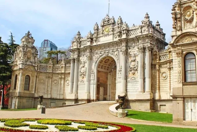 Private guided Dolmabahce Palace Tour With Bosphorus Cruise