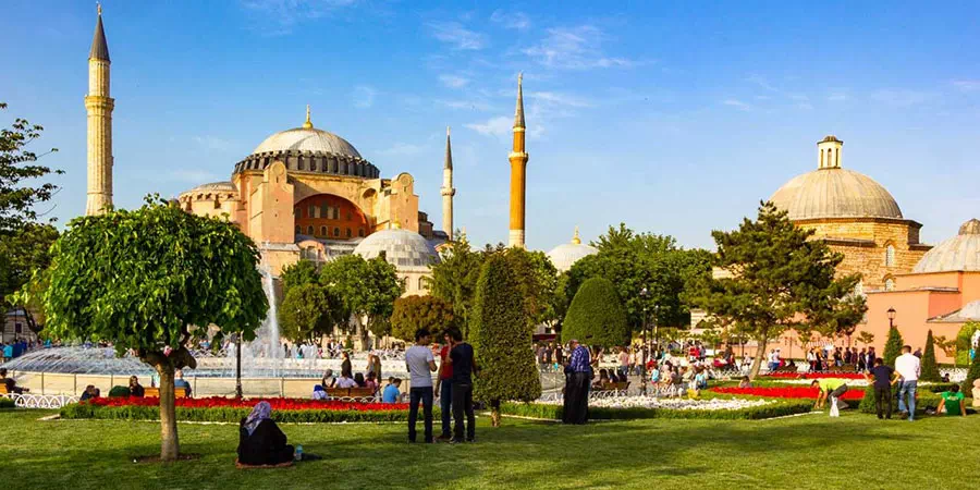 Guided istanbul Sultanahmet Tour and Bosphorus Dinner Cruise with Turkish Night