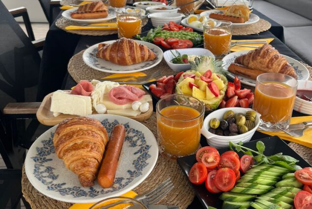 Bosphorus Breakfast Cruise onboard a private Bosphorus yacht