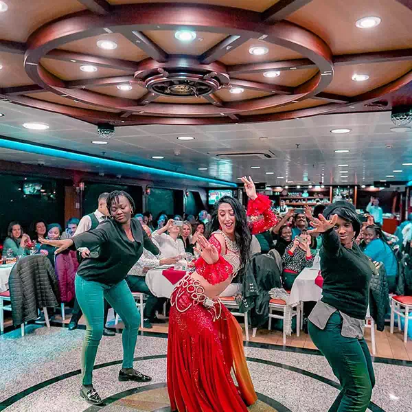 Mejor fiesta de Nochevieja en barco en Estambul