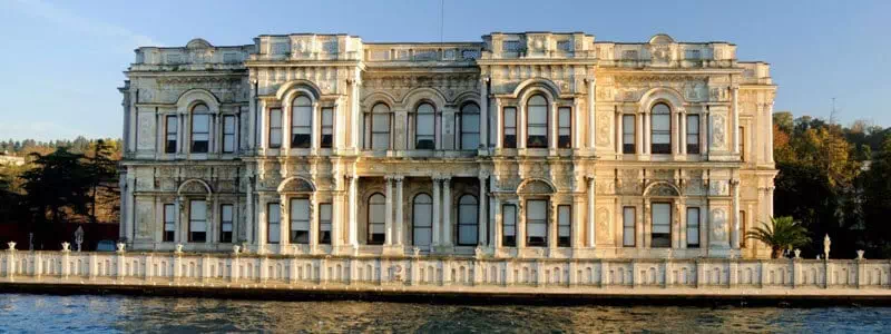 Дворец Бейлербейи