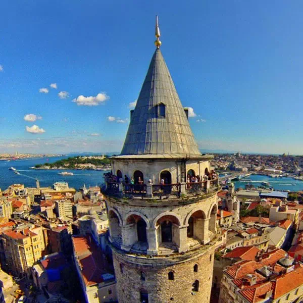 Contempla Estambul desde el cielo, Torre de Galata