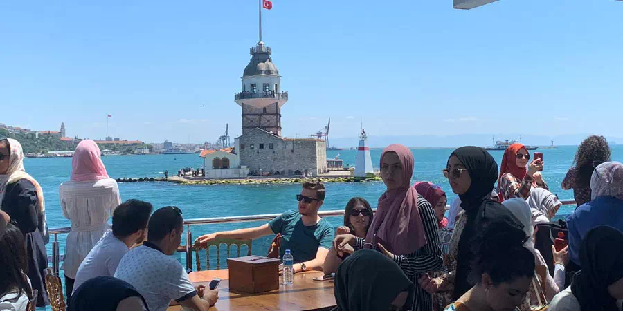 Crucero Largo: Bosphorus y Mar Negro con Almuerzo
