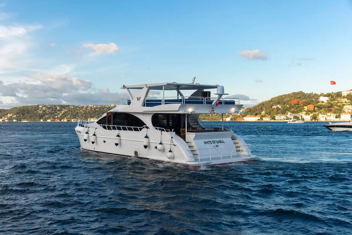 private new year yacht cruise istanbul